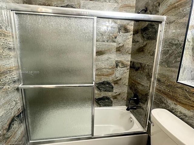 Продажа дома по адресу 1325 NE 203rd St - фото 6141028