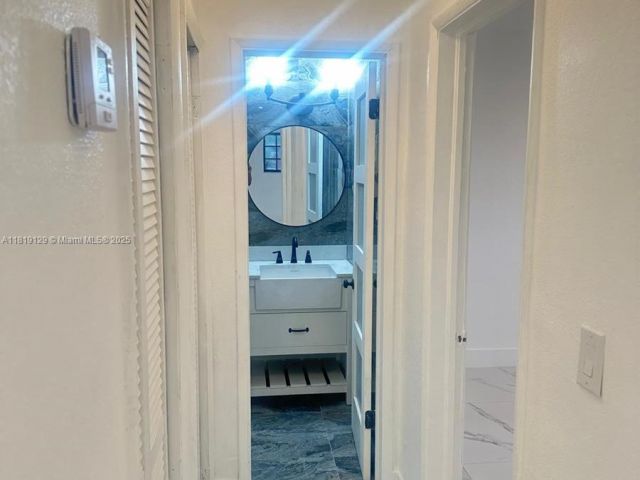 Продажа дома по адресу 1325 NE 203rd St - фото 6141032