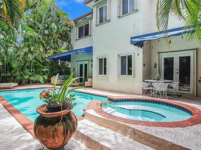 Продажа дома по адресу 15575 SW 9th Ln - фото 6141044