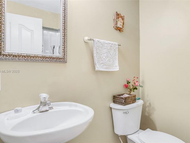 Продажа дома по адресу 15575 SW 9th Ln - фото 6141045