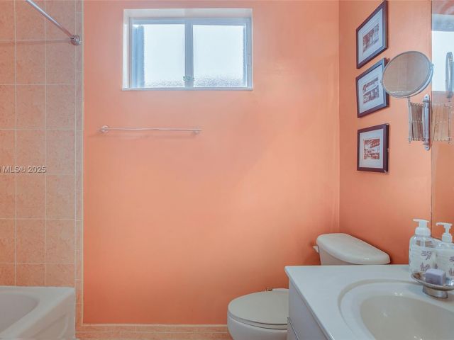 Продажа дома по адресу 15575 SW 9th Ln - фото 6141047