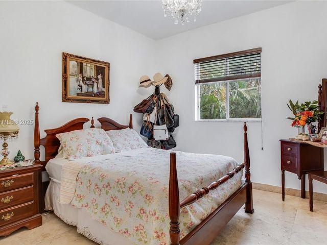 Продажа дома по адресу 15575 SW 9th Ln - фото 6141048