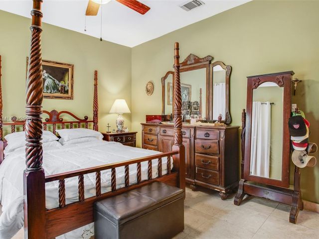 Продажа дома по адресу 15575 SW 9th Ln - фото 6141051