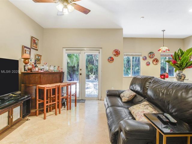 Продажа дома по адресу 15575 SW 9th Ln - фото 6141052