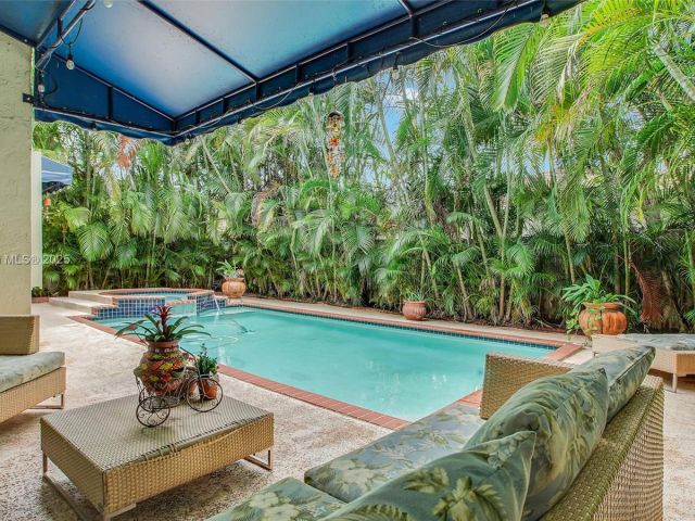 Продажа дома по адресу 15575 SW 9th Ln - фото 6141059