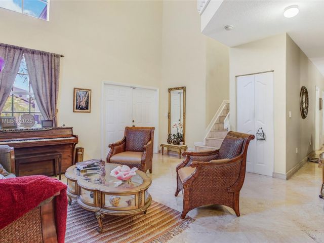 Продажа дома по адресу 15575 SW 9th Ln - фото 6141061