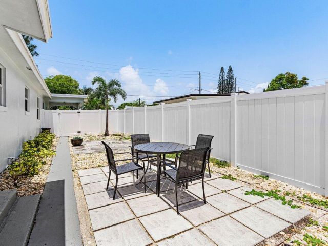 Продажа дома по адресу 123 NW 6th Avenue - фото 6141729