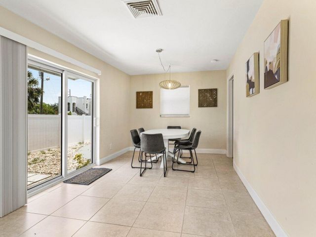 Продажа дома по адресу 123 NW 6th Avenue - фото 6141731