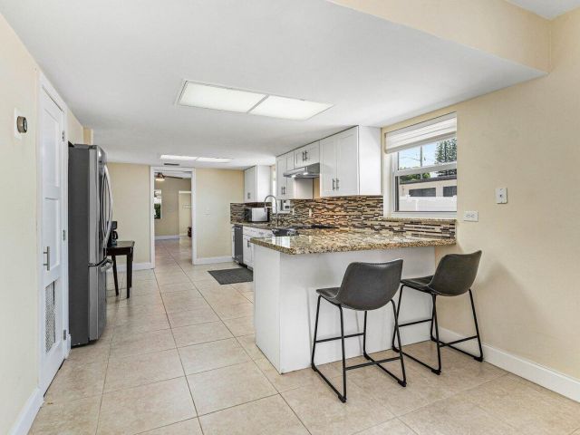 Продажа дома по адресу 123 NW 6th Avenue - фото 6141733