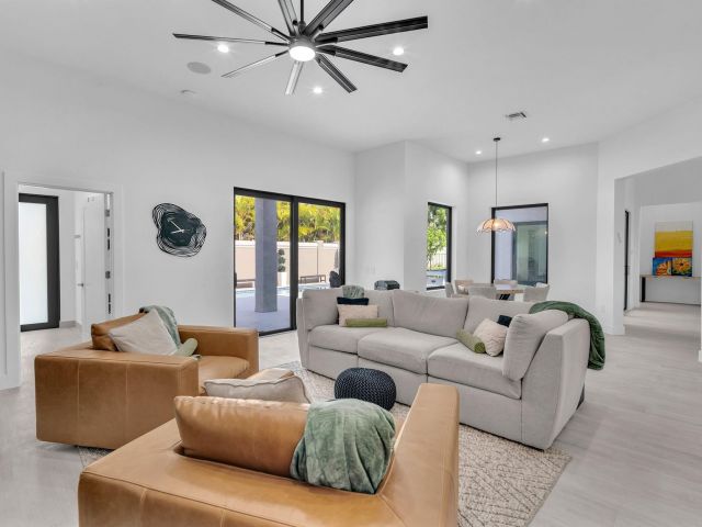 Продажа дома по адресу 5827 Brookfield Cir W - фото 6165038