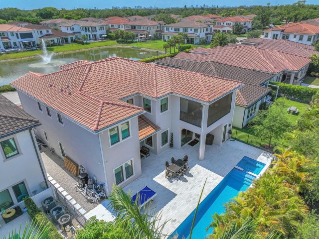 Продажа дома по адресу 5827 Brookfield Cir W - фото 6165051