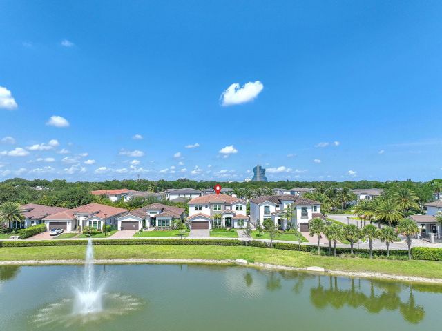 Продажа дома по адресу 5827 Brookfield Cir W - фото 6165054