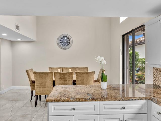 Продажа дома по адресу 6400 Via Rosa - фото 6216273