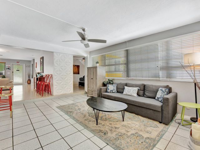 Дом в аренду по адресу 1246 Johnson Street - фото 6143941