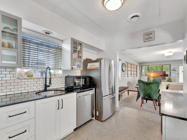 Дом в аренду по адресу 1246 Johnson Street - фото 6143945