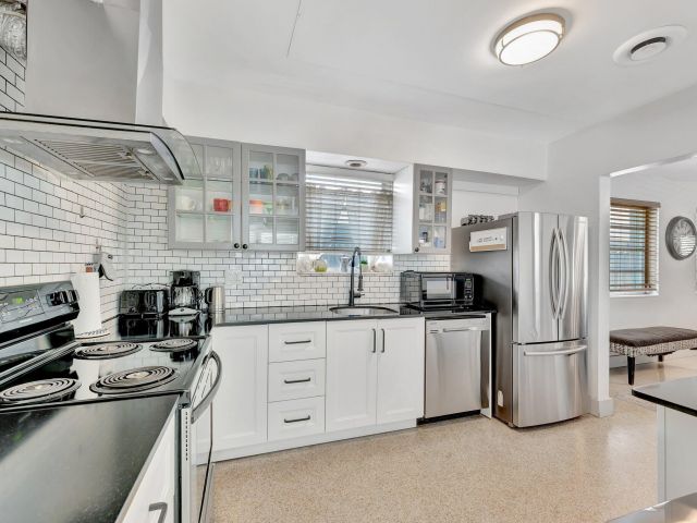 Дом в аренду по адресу 1246 Johnson Street - фото 6143946