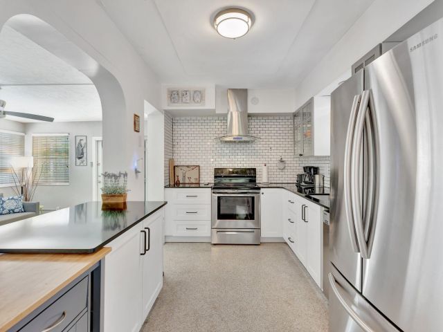 Дом в аренду по адресу 1246 Johnson Street - фото 6143948