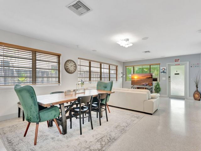 Дом в аренду по адресу 1246 Johnson Street - фото 6143949