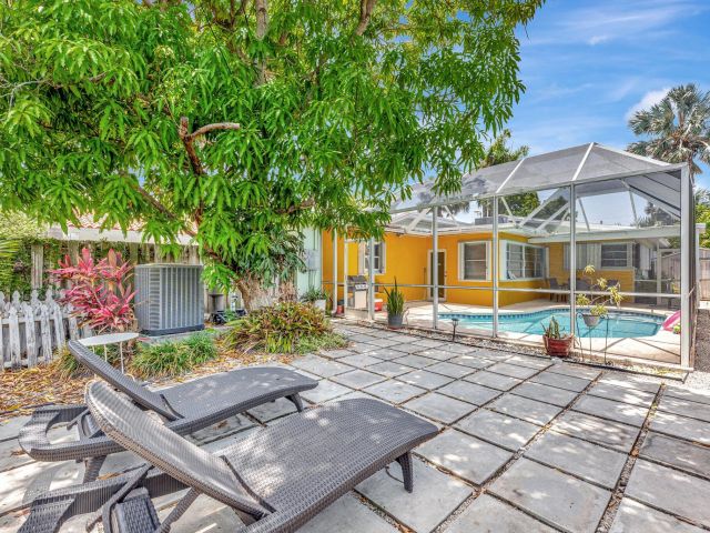 Дом в аренду по адресу 1246 Johnson Street - фото 6143958