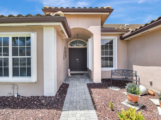 Продажа дома по адресу 9720 Enchanted Pointe Lane - фото 6144550