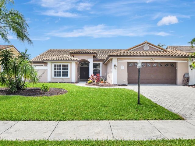 Продажа дома по адресу 9720 Enchanted Pointe Lane - фото 6144552