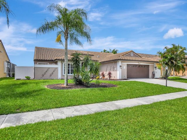 Продажа дома по адресу 9720 Enchanted Pointe Lane - фото 6144553