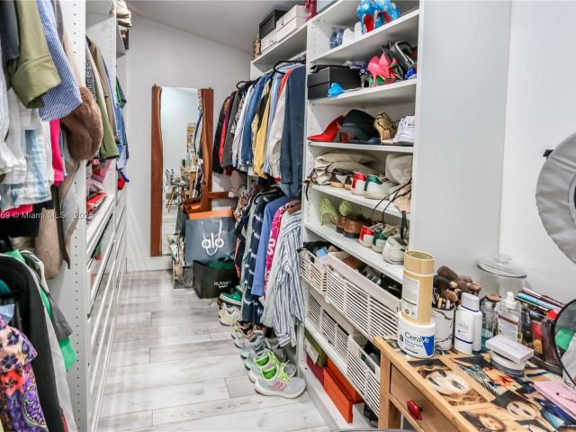 Продажа дома по адресу 1611 Madison St - фото 6153608