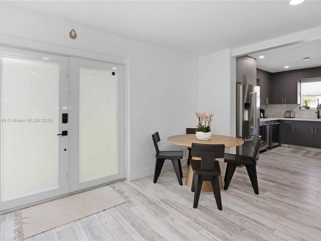 Продажа дома по адресу 1611 Madison St - фото 6153614