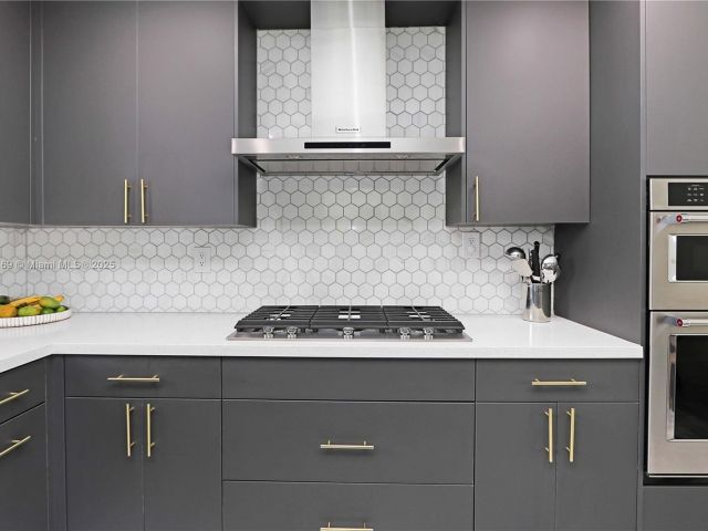 Продажа дома по адресу 1611 Madison St - фото 6153622