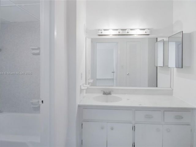 Продажа квартиры #937 - фото 6165326