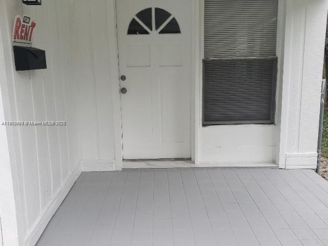 Дом в аренду по адресу 2149 NE 179th St HOUSE - фото 6146830