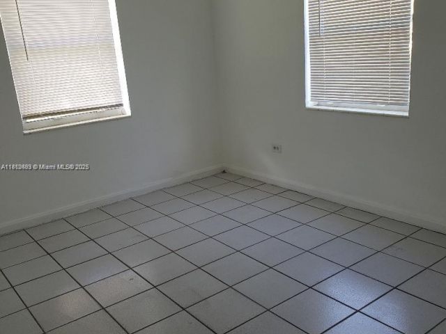 Дом в аренду по адресу 2149 NE 179th St HOUSE - фото 6179020