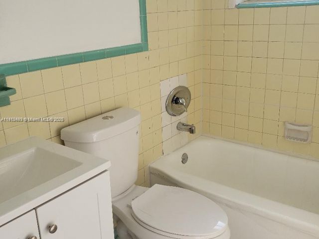 Дом в аренду по адресу 2149 NE 179th St HOUSE - фото 6179021