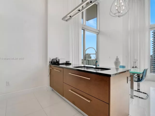 Продажа квартиры #4004 - фото 6171763