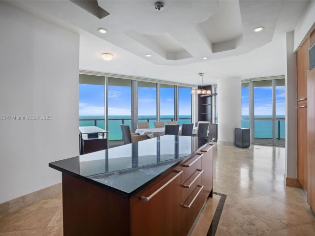 Продажа квартиры #2708 - фото 6143983