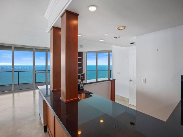 Продажа квартиры #2708 - фото 6143987