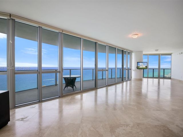 Продажа квартиры #2708 - фото 6143990