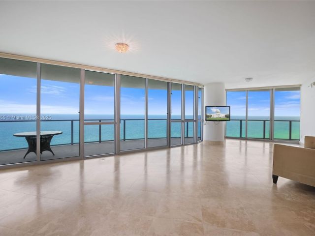 Продажа квартиры #2708 - фото 6143991