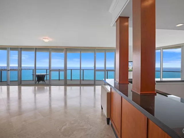 Продажа квартиры #2708 - фото 6143988