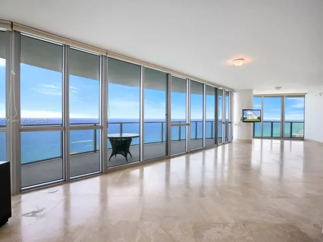 Продажа квартиры #2708 - фото 6143990