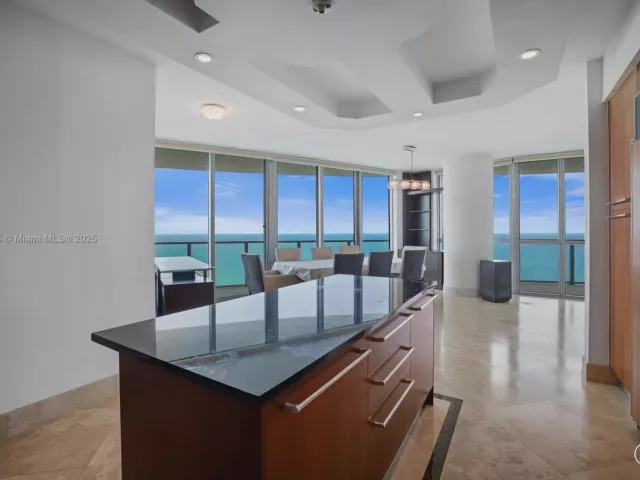 Продажа квартиры #2708 - фото 6143983