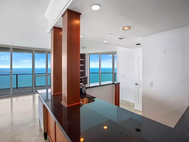 Продажа квартиры #2708 - фото 6143987