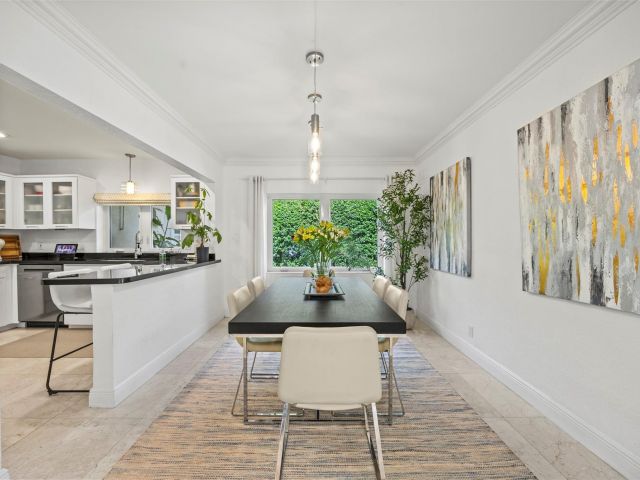 Продажа дома по адресу 1719 Poinsettia Dr - фото 6173411