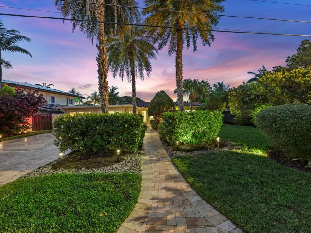 Продажа дома по адресу 1719 Poinsettia Dr - фото 6173421