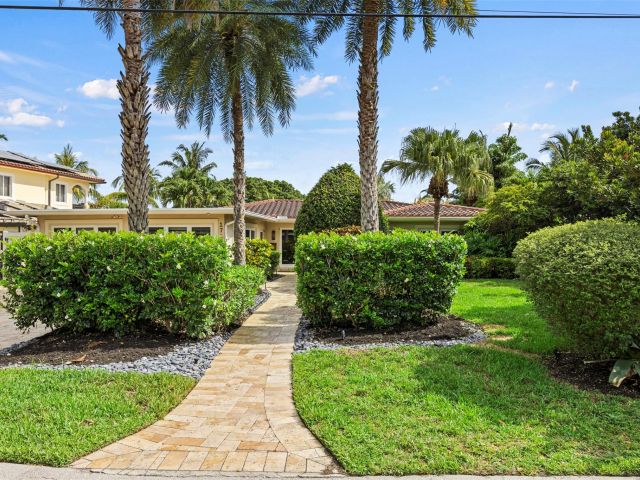 Продажа дома по адресу 1719 Poinsettia Dr - фото 6173422