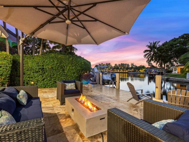 Продажа дома по адресу 1719 Poinsettia Dr - фото 6173429