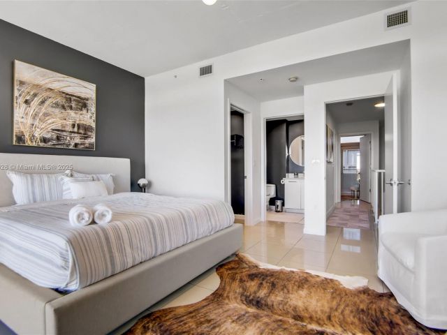 Дом в аренду по адресу 3250 NE 1st Ave 550 - фото 6148555