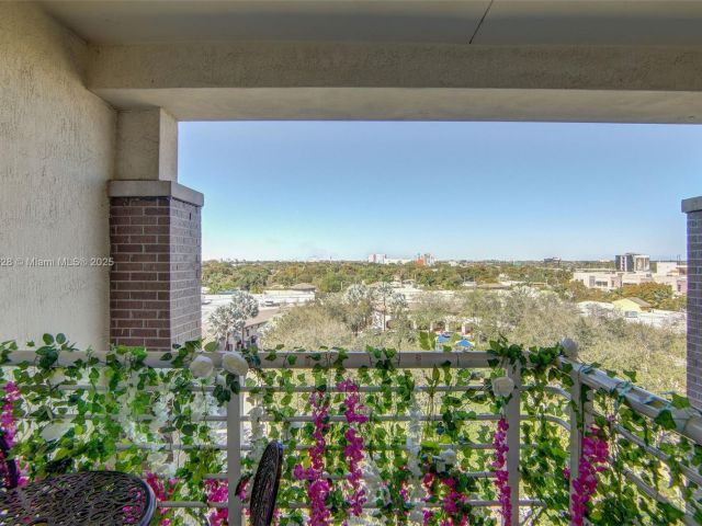 Дом в аренду по адресу 3250 NE 1st Ave 550 - фото 6148564