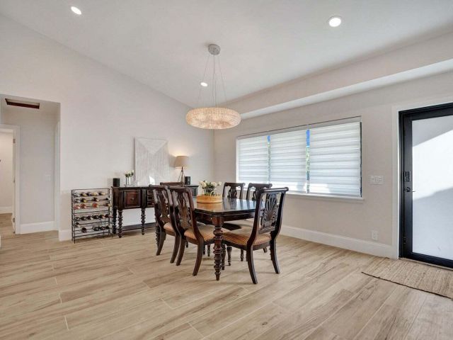 Продажа дома по адресу 1107 SE 13th Court - фото 6184477