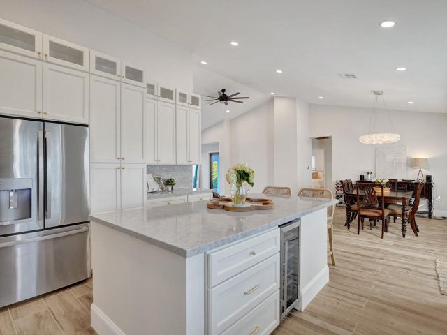 Продажа дома по адресу 1107 SE 13th Court - фото 6184484